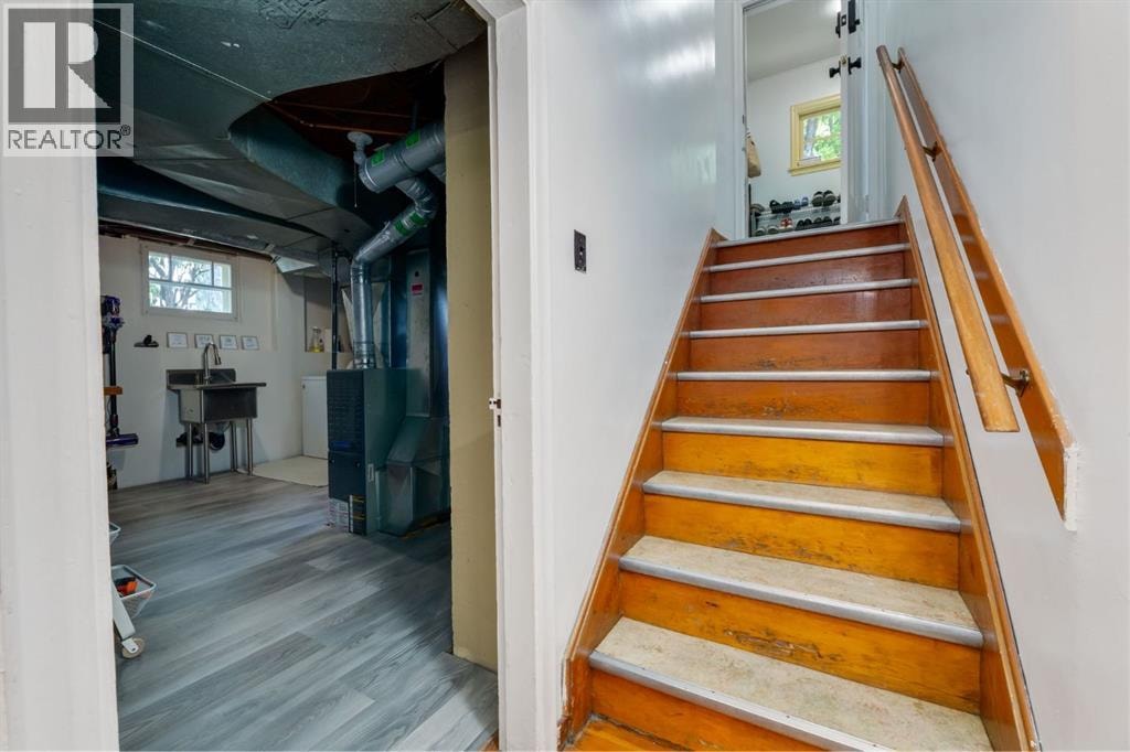 604 10 Avenue NE — photo 20