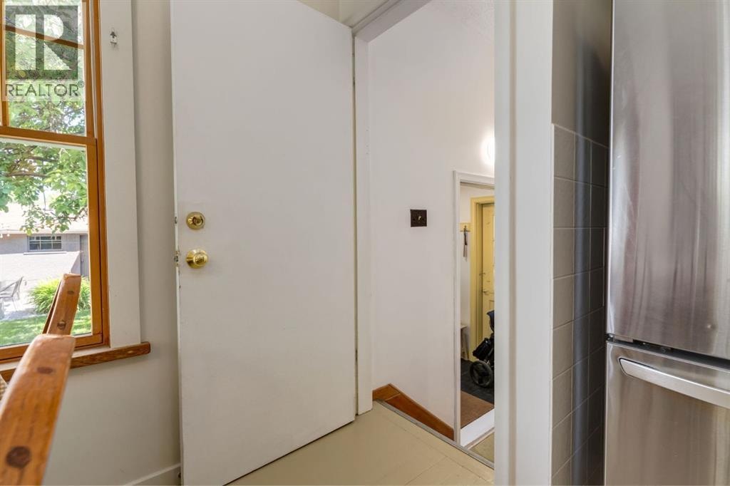 604 10 Avenue NE — photo 18
