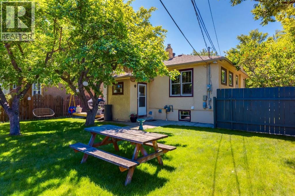 604 10 Avenue NE — photo 37
