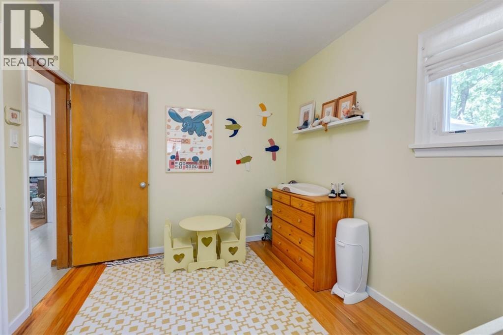 604 10 Avenue NE — photo 15