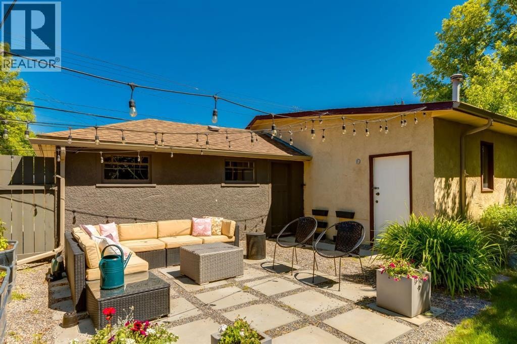 604 10 Avenue NE — photo 36