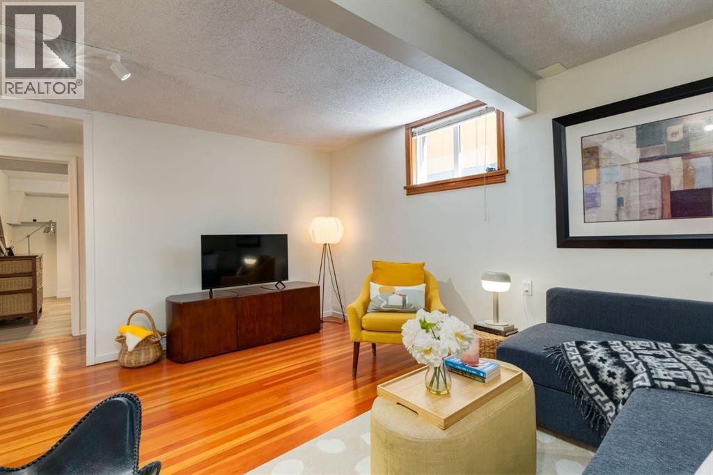 604 10 Avenue NE — photo 23