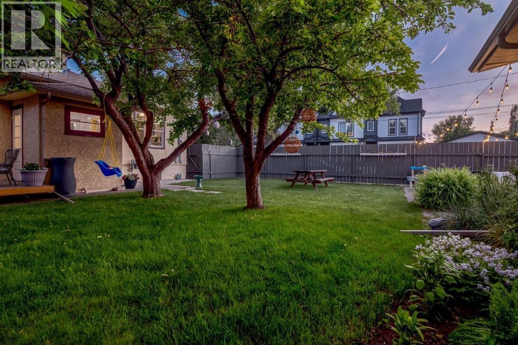 604 10 Avenue NE — photo 41
