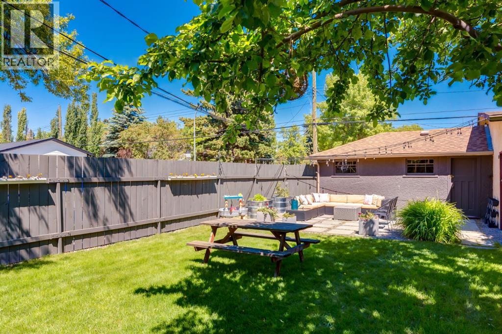 604 10 Avenue NE — photo 33