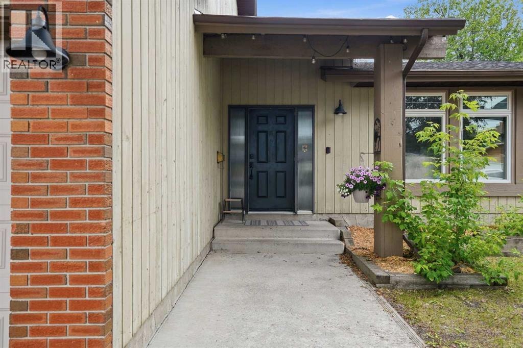 527 Deer Side Place SE — photo 2