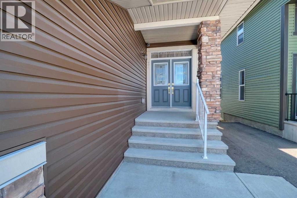 47 Saddlelake Way NE — photo 2