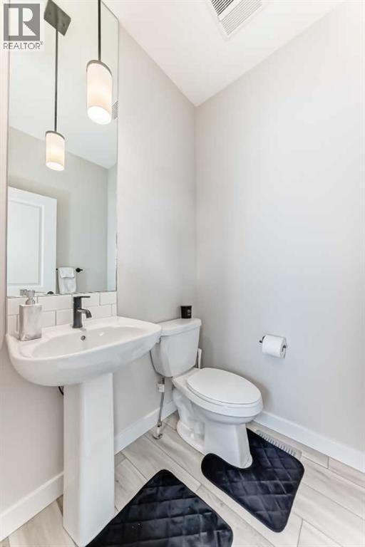 1104 Bayview Gardens SW — photo 20