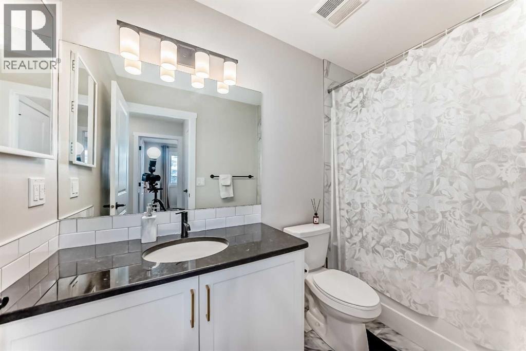 1104 Bayview Gardens SW — photo 36