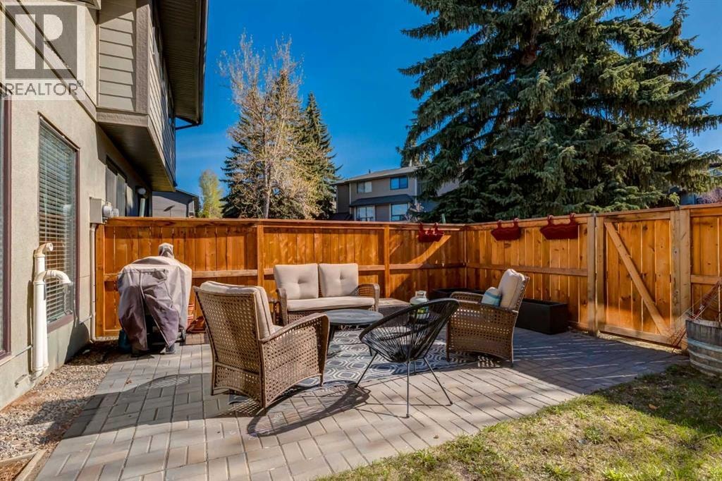 16, 5019 46 Avenue SW — photo 30