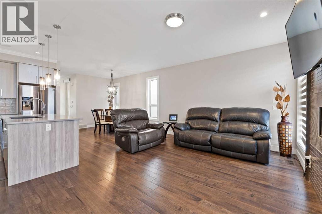 2807 36 Street SW — photo 16