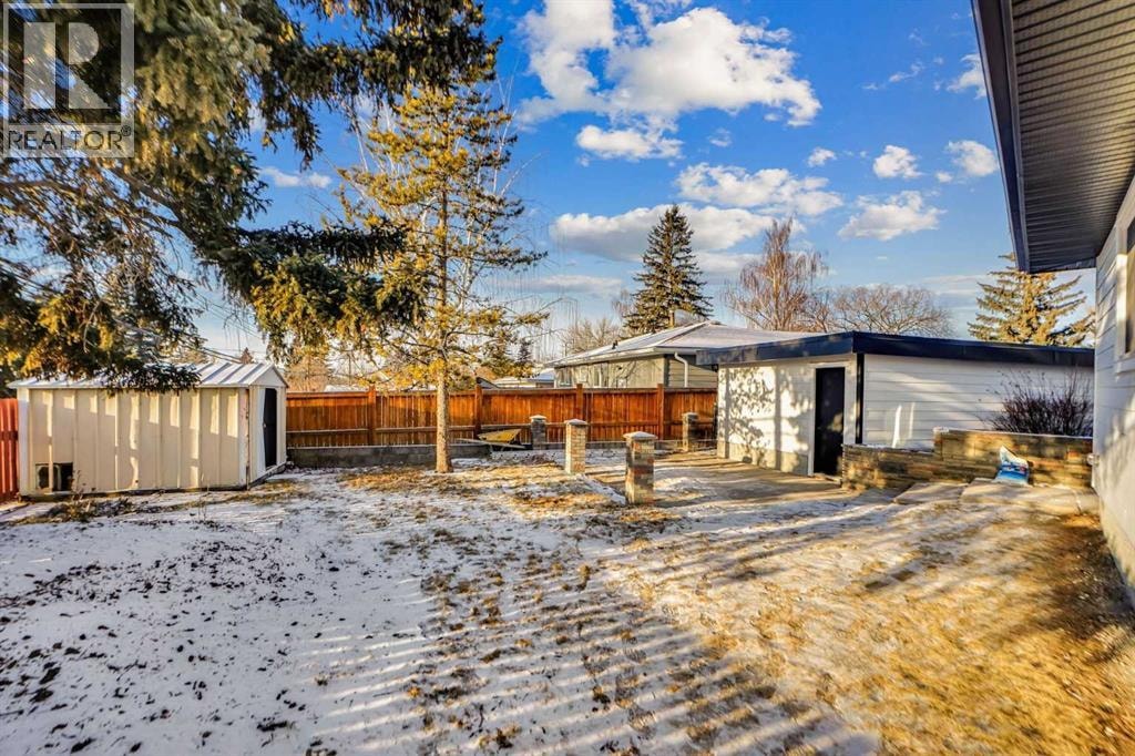 77 Ferncliff Crescent SE — photo 48