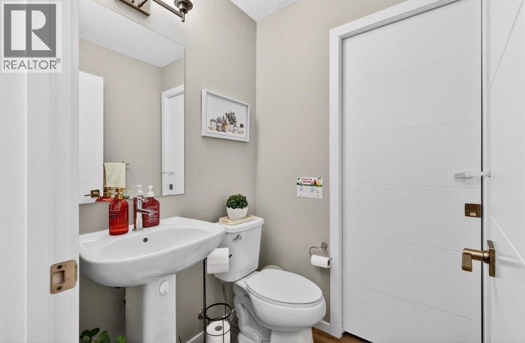 203, 445 Redstone Walk NE — photo 14