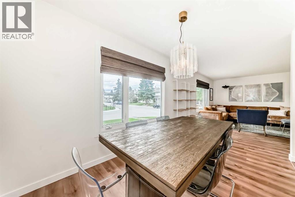 584 Woodhill Place SW — photo 5
