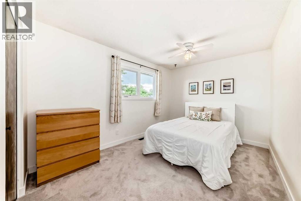 584 Woodhill Place SW — photo 15