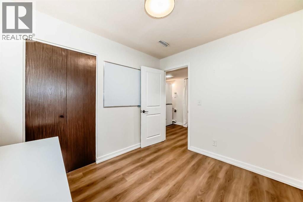584 Woodhill Place SW — photo 23
