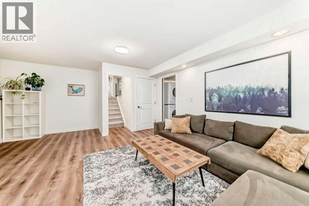 584 Woodhill Place SW — photo 18