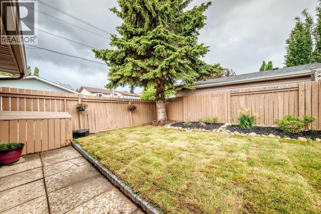 584 Woodhill Place SW — photo 29
