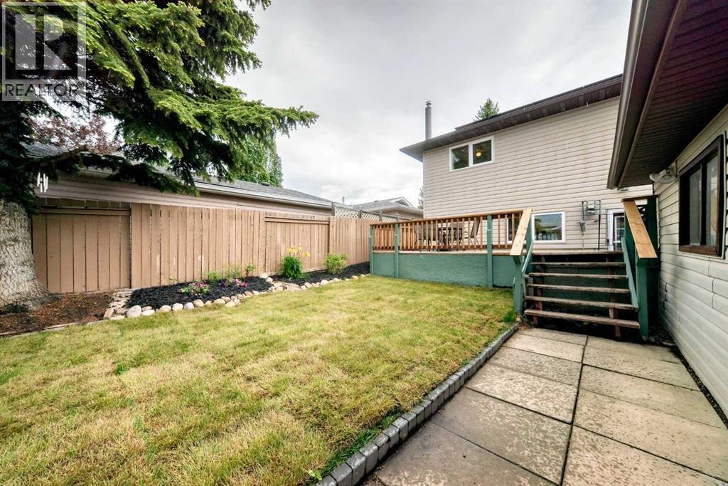 584 Woodhill Place SW — photo 30