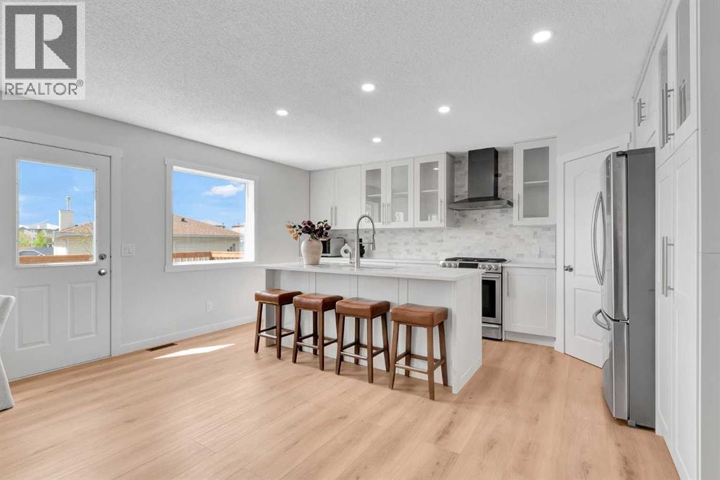 214 Royal Birch View NW — photo 6