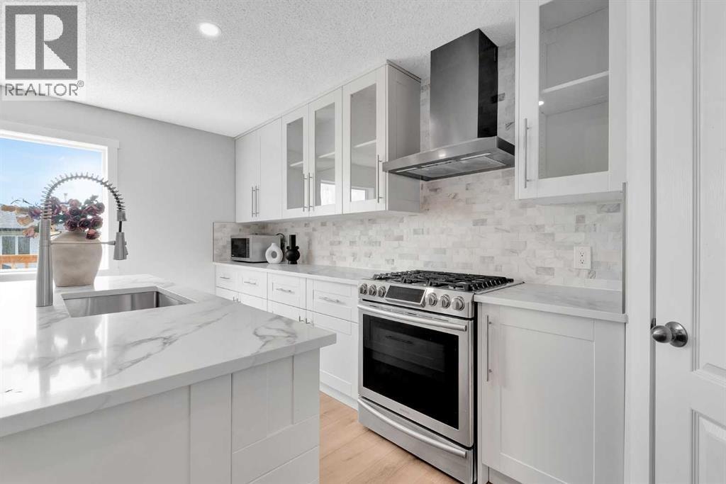 214 Royal Birch View NW — photo 8