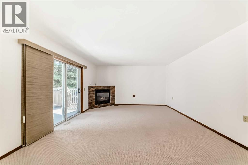 36 Woodside Close NW — photo 14