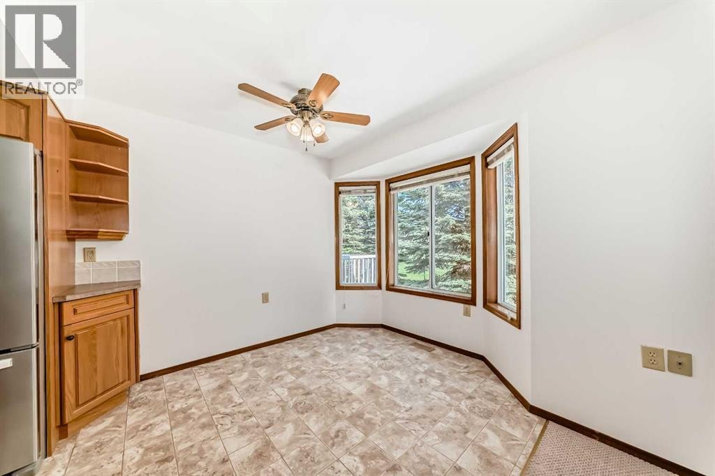 36 Woodside Close NW — photo 11