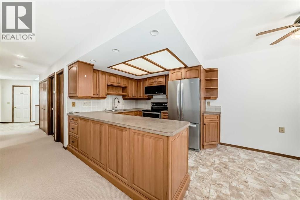 36 Woodside Close NW — photo 7