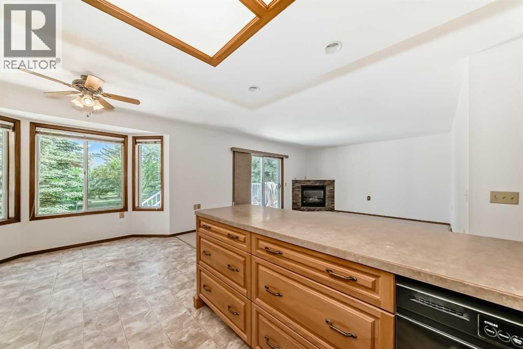 36 Woodside Close NW — photo 10