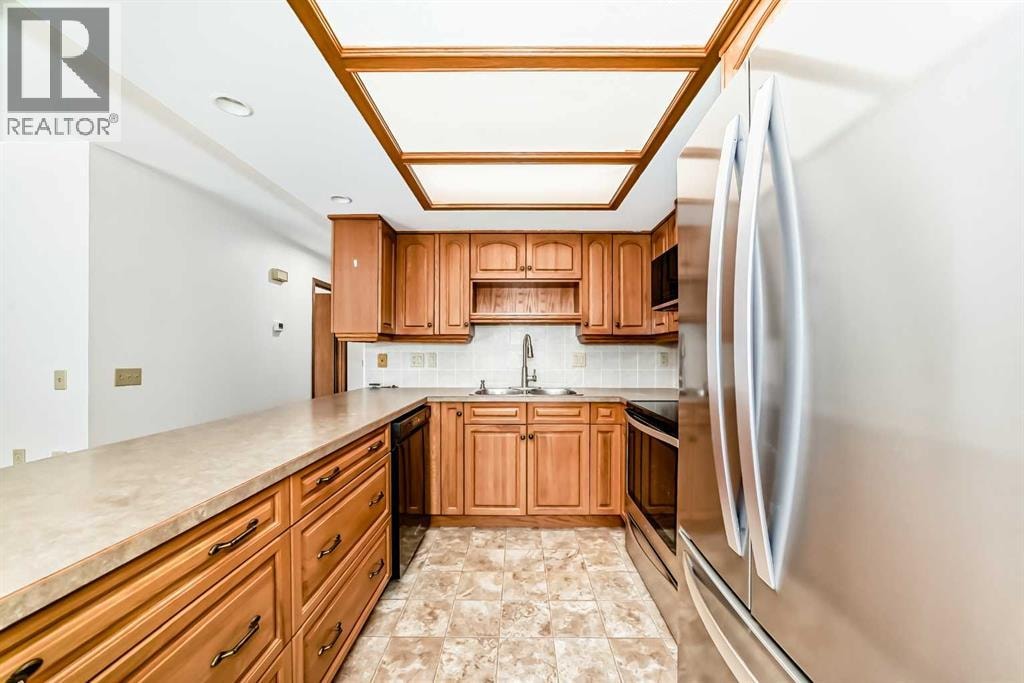 36 Woodside Close NW — photo 8