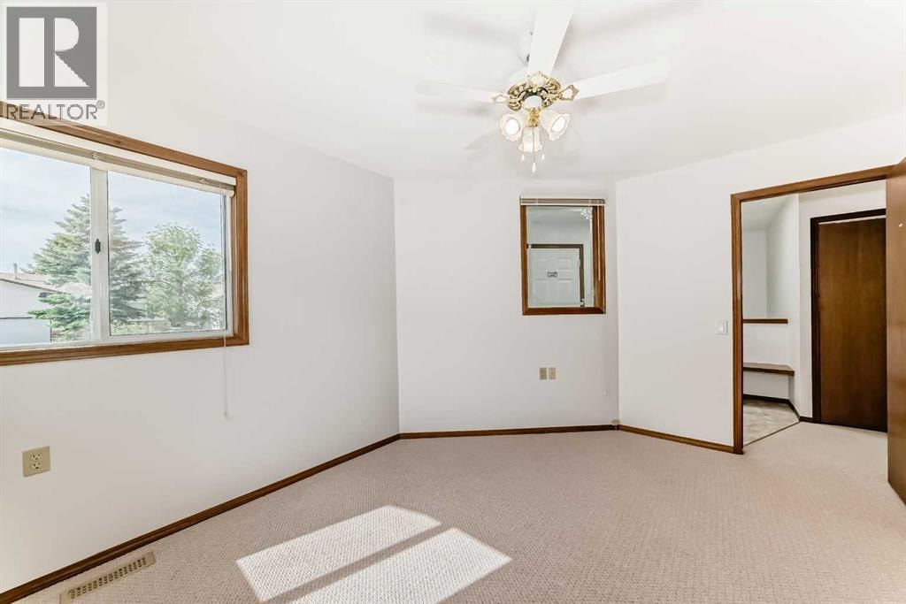36 Woodside Close NW — photo 26