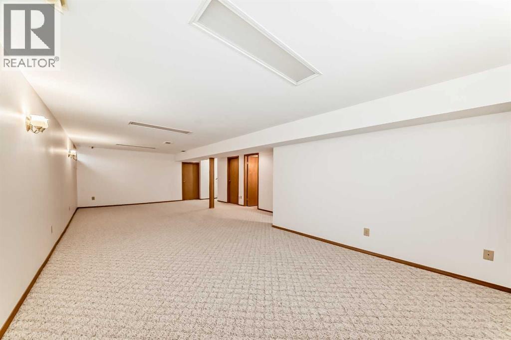 36 Woodside Close NW — photo 35