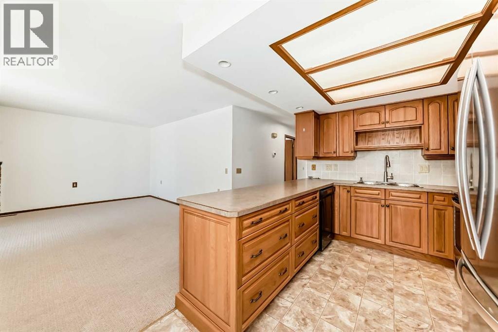 36 Woodside Close NW — photo 9