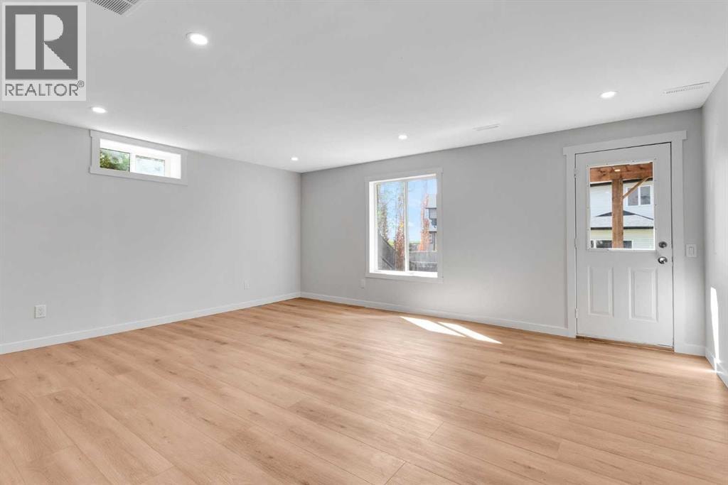 214 Royal Birch View NW — photo 26