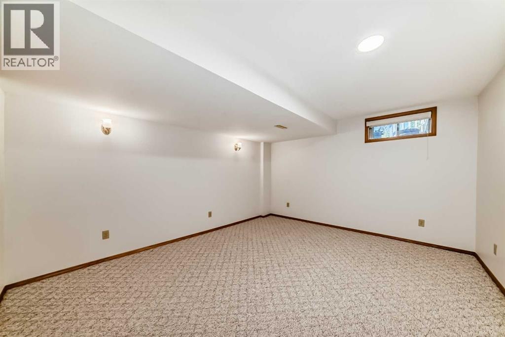 36 Woodside Close NW — photo 36