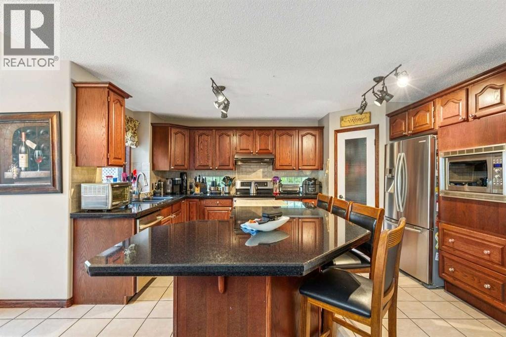 27 Valley Creek Bay NW — photo 11