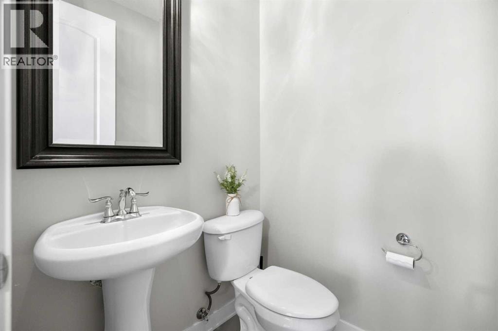2427 22A Street NW — photo 19