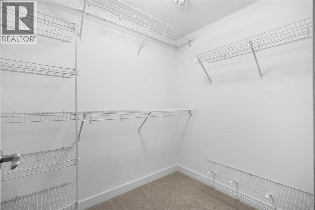 2427 22A Street NW — photo 41