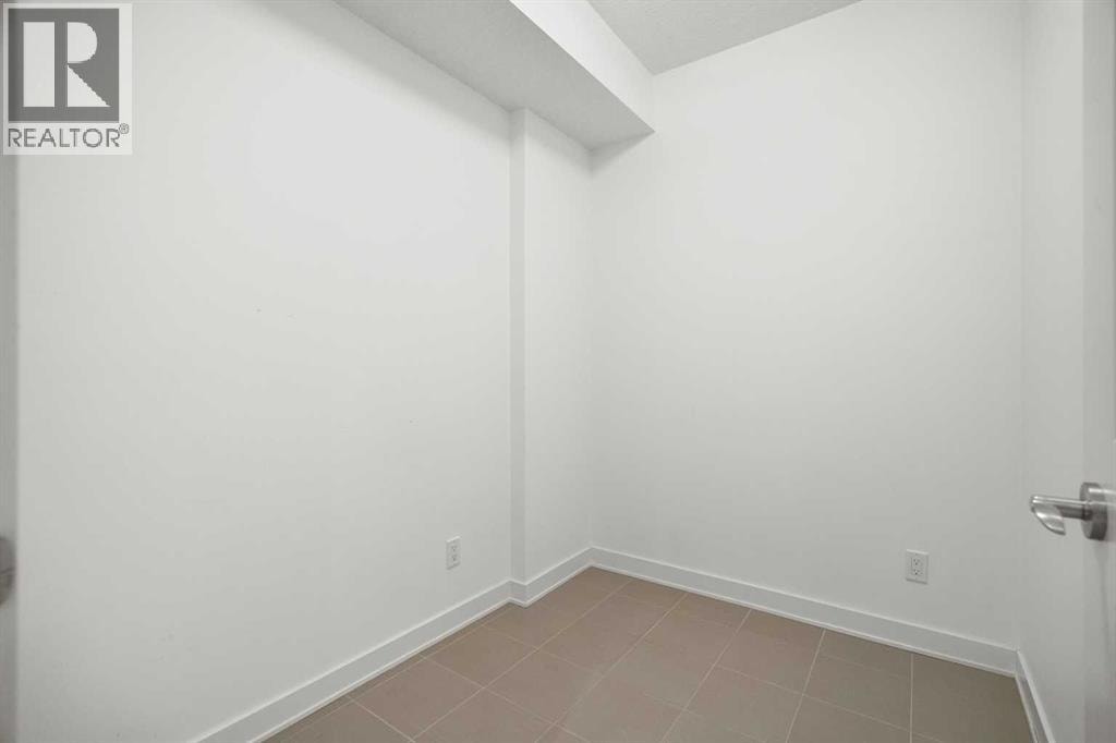 2427 22A Street NW — photo 43