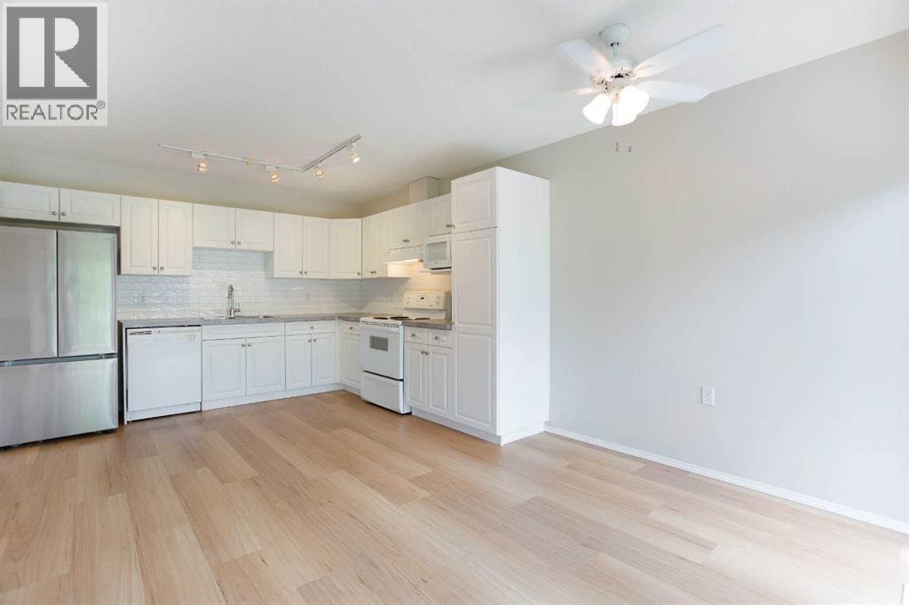 537 Epiphany Bay — photo 11