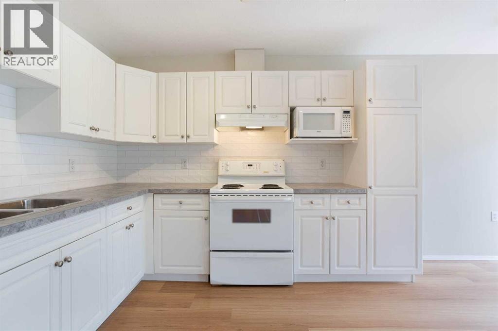 537 Epiphany Bay — photo 9