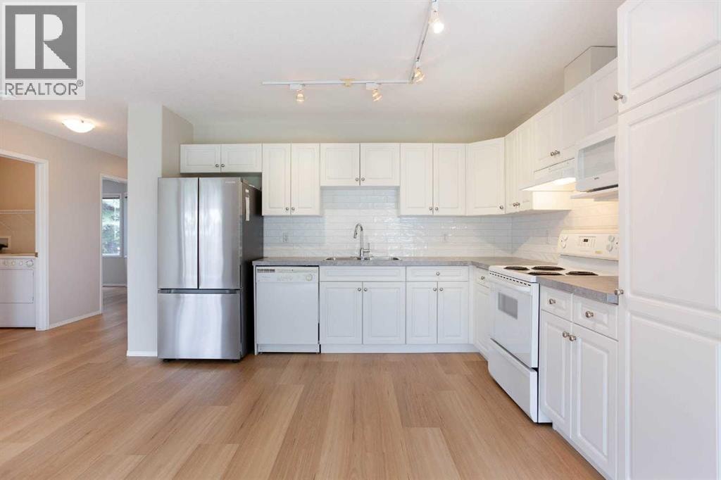 537 Epiphany Bay — photo 7