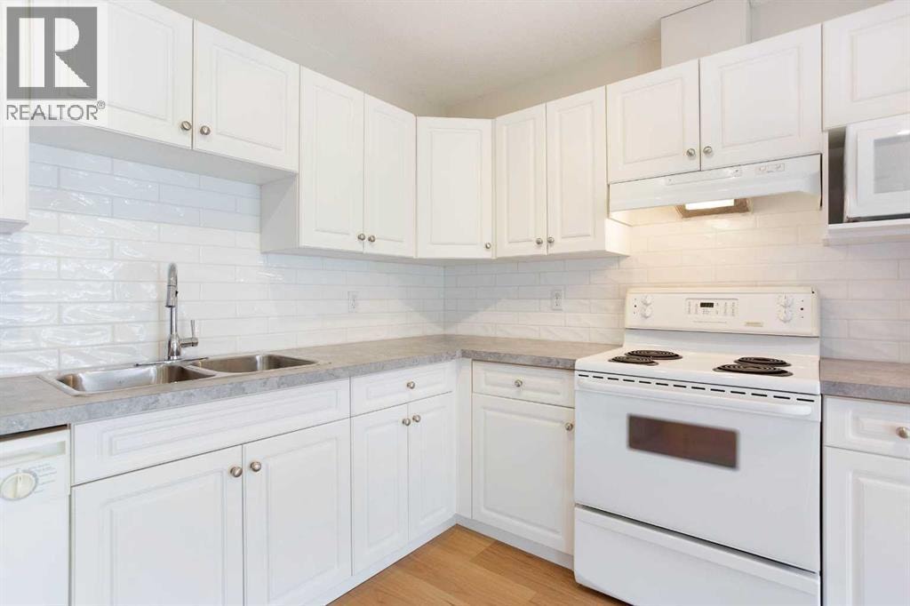 537 Epiphany Bay — photo 10