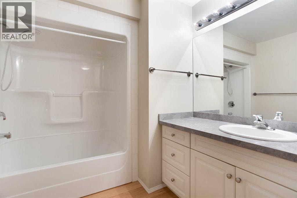 537 Epiphany Bay — photo 18