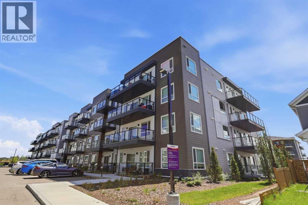 3304, 33 Carringham Gate NW — photo 3