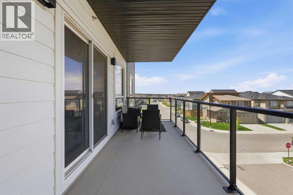3304, 33 Carringham Gate NW — photo 33
