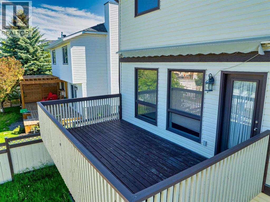 561 Woodbine Boulevard SW — photo 41