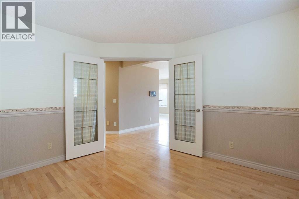 561 Woodbine Boulevard SW — photo 21
