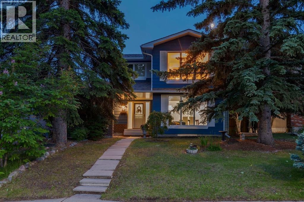 384 Midvalley Drive SE