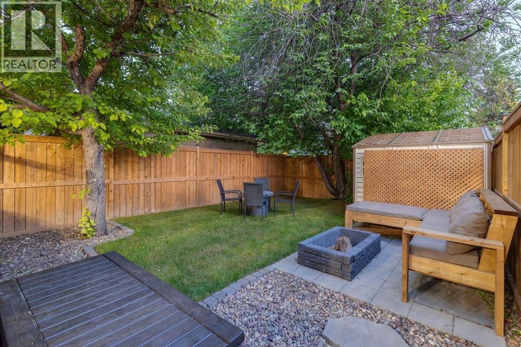 384 Midvalley Drive SE — photo 33
