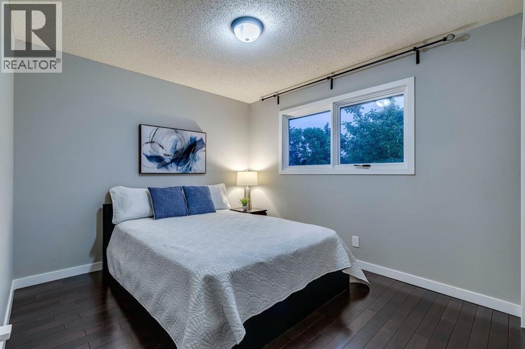 384 Midvalley Drive SE — photo 20
